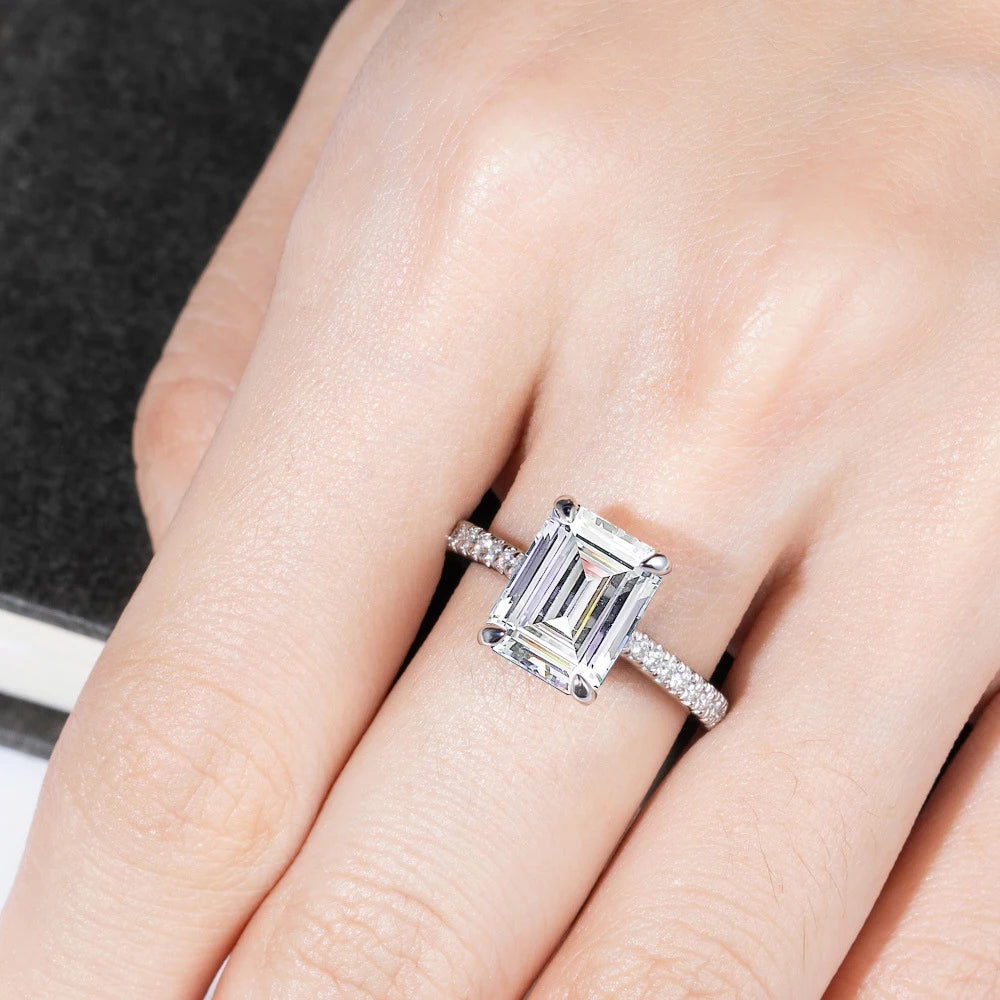 Diorina Jewelry Emerald Elegance Engagement Ring – Classic Emerald-Cut Solitaire with Pavé Band