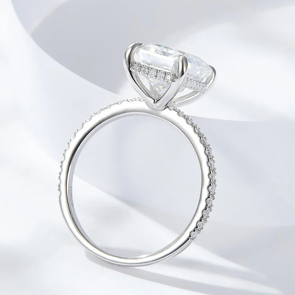 Diorina Jewelry Emerald Elegance Engagement Ring – Classic Emerald-Cut Solitaire with Pavé Band