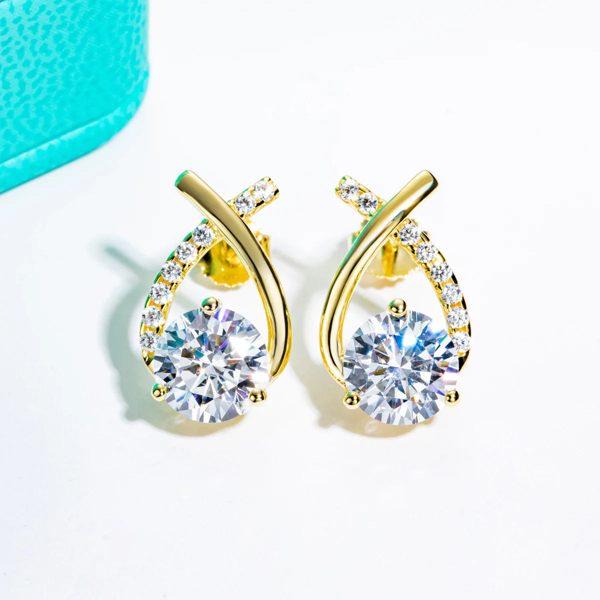 Diorina Jewelry Twisted Elegance Stud Earrings - 18k Gold plated