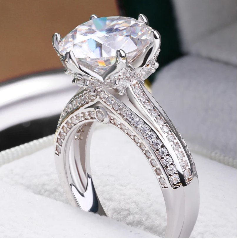 Diorina Jewelry Royal Bloom Engagement Ring – Double Band with Crown Prong Setting